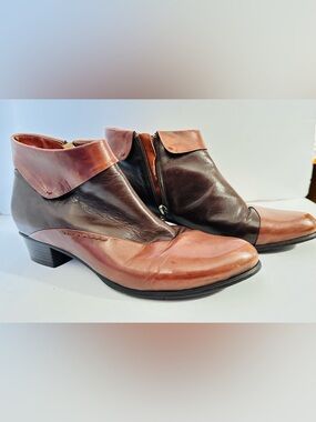 Spring Step Two-Tone Black & Brown Leather Ankle Booties w:Side Zip Sz 8.5 / 39